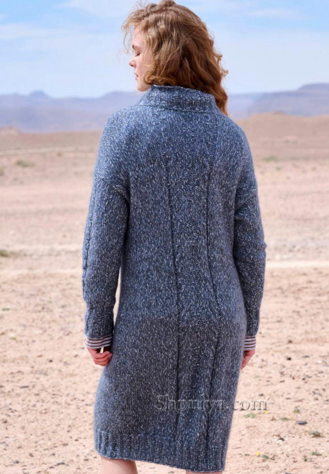 Вязаное платье с центральным мотивом