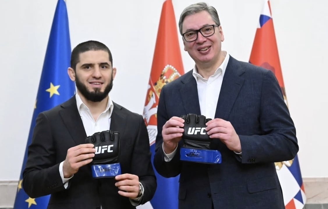    Ислам Махачев и президент Сербии Александар Вучич  sns_srbija/X