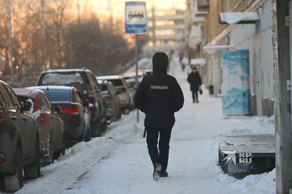    Полицейские забрали детей вместе с родителями в ОВД Ольга ЮШКОВА