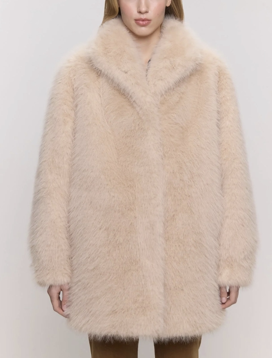 Молочная пушистая шуба Only me, арт сайта бренда ЭШ646944244, 29500 руб. 