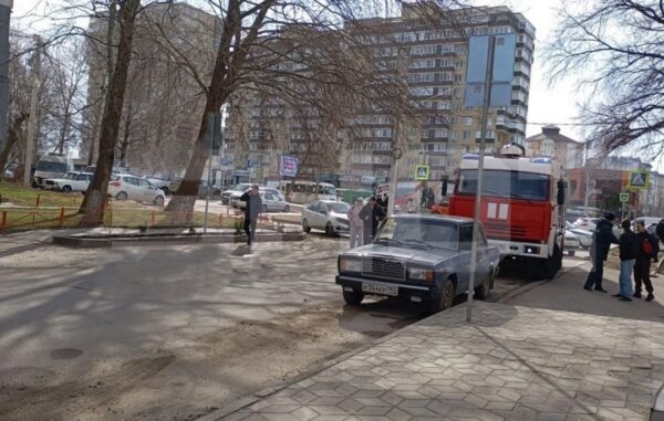 Рядом с индустриальным техникумом Анапы произошла стрельба, есть раненые