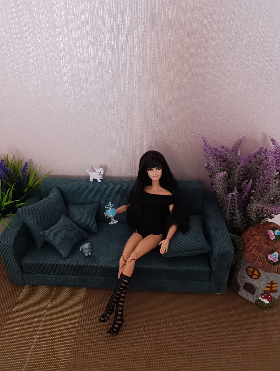 Меган после СПА процедур , пересажена на тело Карлуши basics, головушка села отлично!! не очень оно подходит по скинтону, желательно бы Ностальжик конечно, НО будем использовать пока, то что есть))