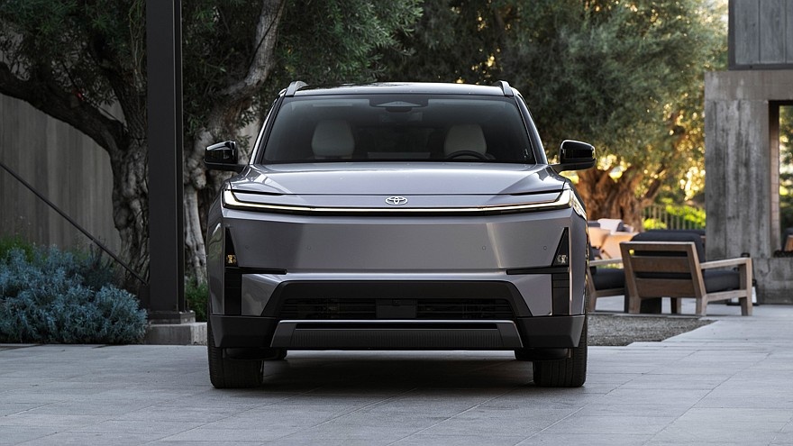    На фото: Toyota Highlander нового поколения