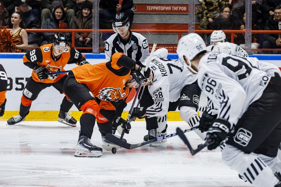    «Трактор» в Хабаровске выиграл у «Амура». Фото ХК «Амур»