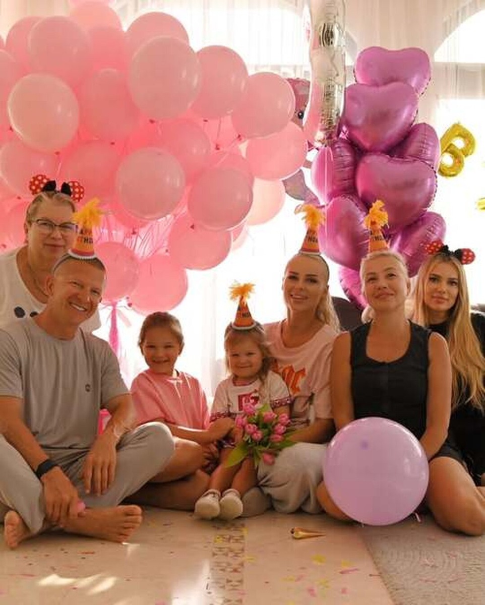     alt="РАДИО ХитFM"