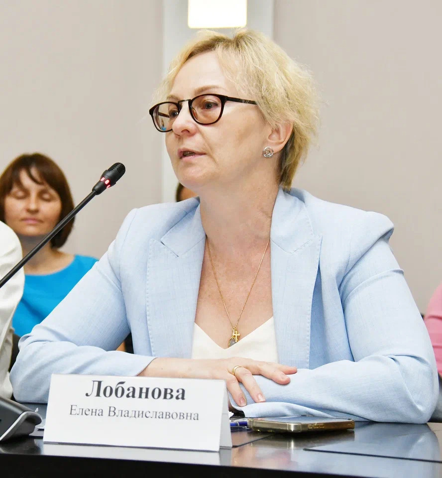    Елена Лобанова