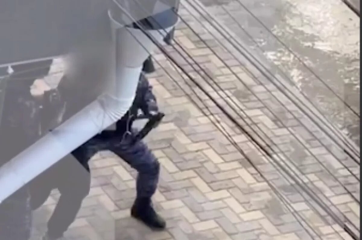    Появились кадры задержания стрелявшего в техникуме в Анапе