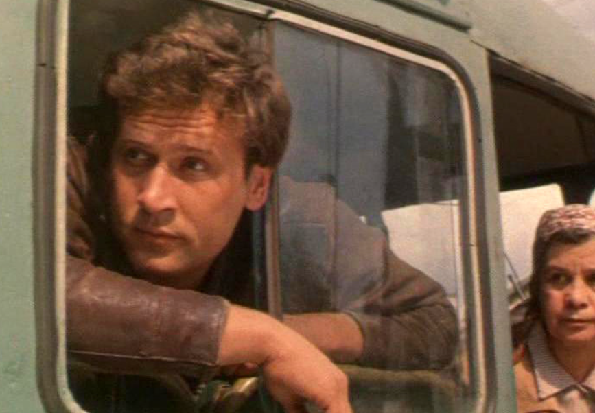 Борис Невзоров прославился после 30 лет. Фото: кадр фильма "Найти и обезвредить"