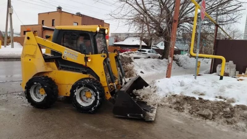     Дорожные бригады Барнаула чистят ливневки и обрабатывают улицы от льда Администрация Барнаула