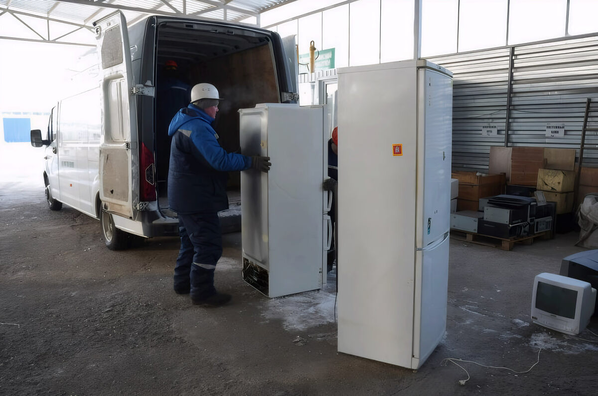 Чтобы сдать на утилизацию старую технику ульяновцы могут обратиться в компанию, специалисты самостоятельно ее заберут. Источник фото: ulyanovsk-r73.gosweb.gosuslugi.ru.