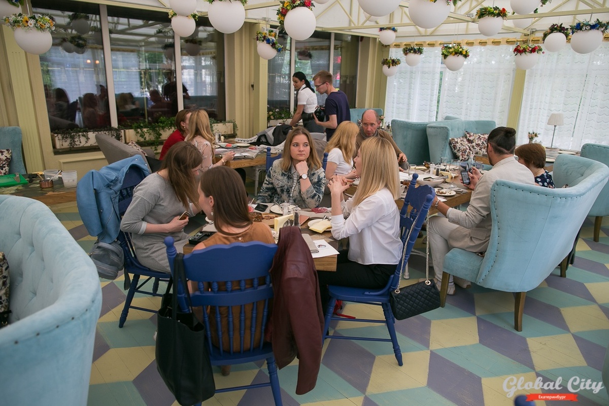 Люди без пары могут провести 14 февраля с друзьями.  Фото: ФедералПресс / Евгений Поторочин