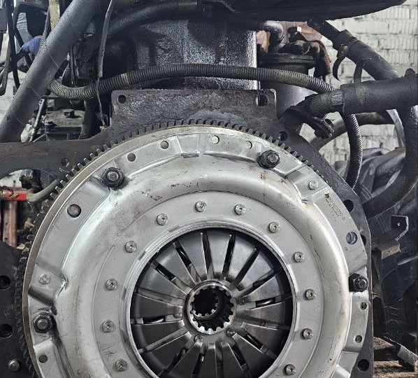 🔧 Капитальный ремонт КПП и замена сцепления на тракторе МТЗ‑82 в Вологде — как это делаем в ГЦ «Советский»