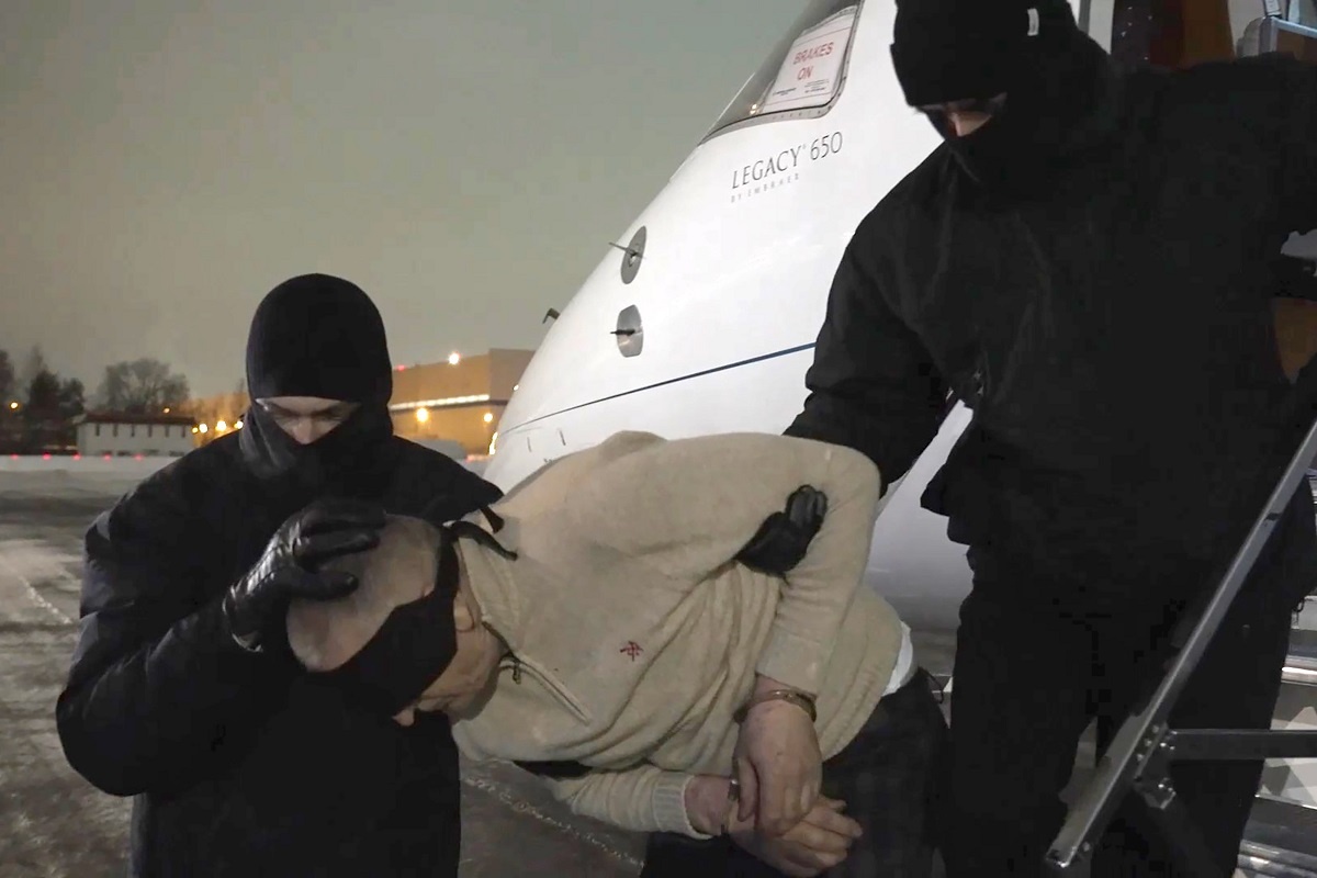    Исполнителя покушения на генерала Алексеева оперативно задержали в ОАЭ и экстрадировали в Россию