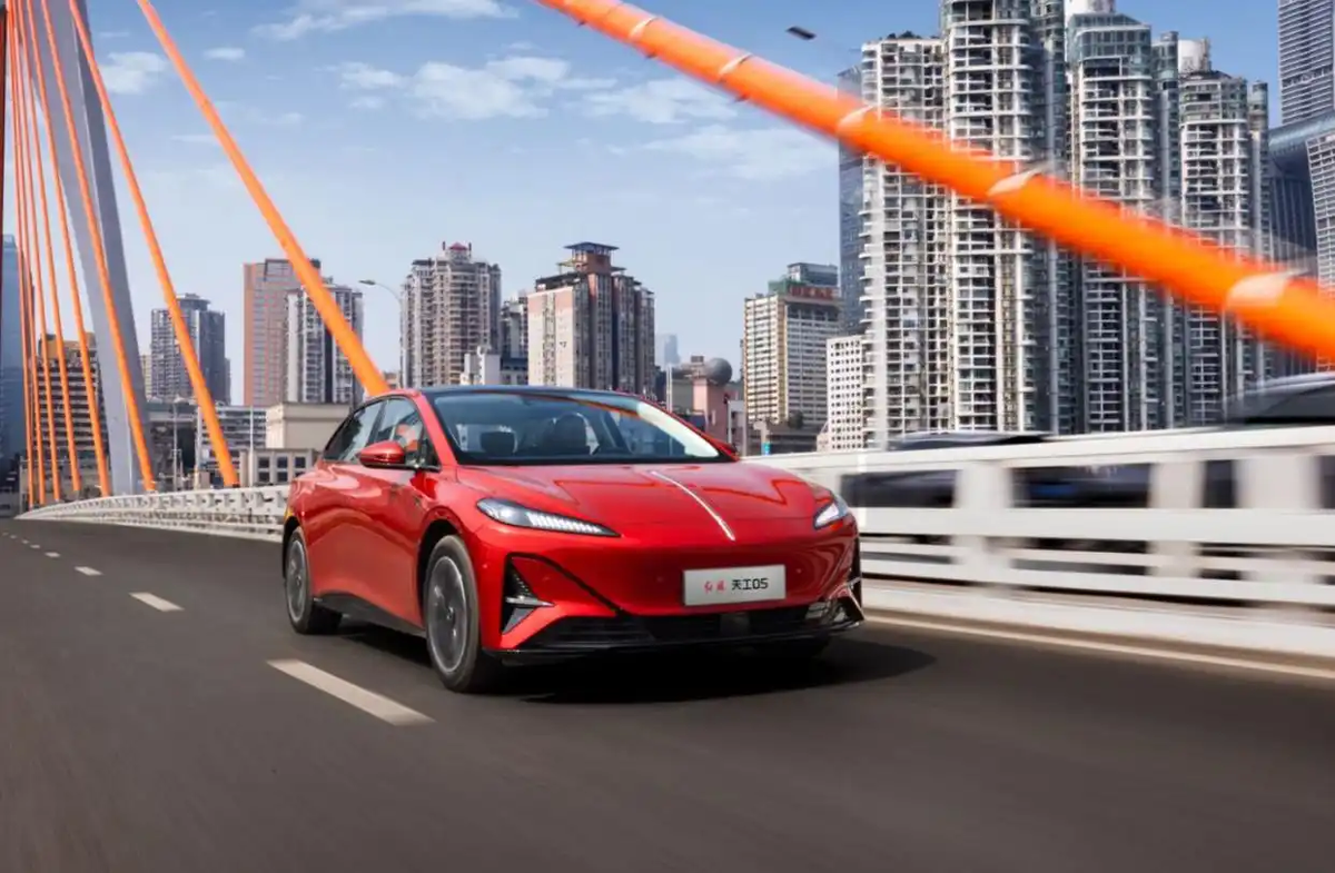 Серийный HONGQI TIANGONG 05