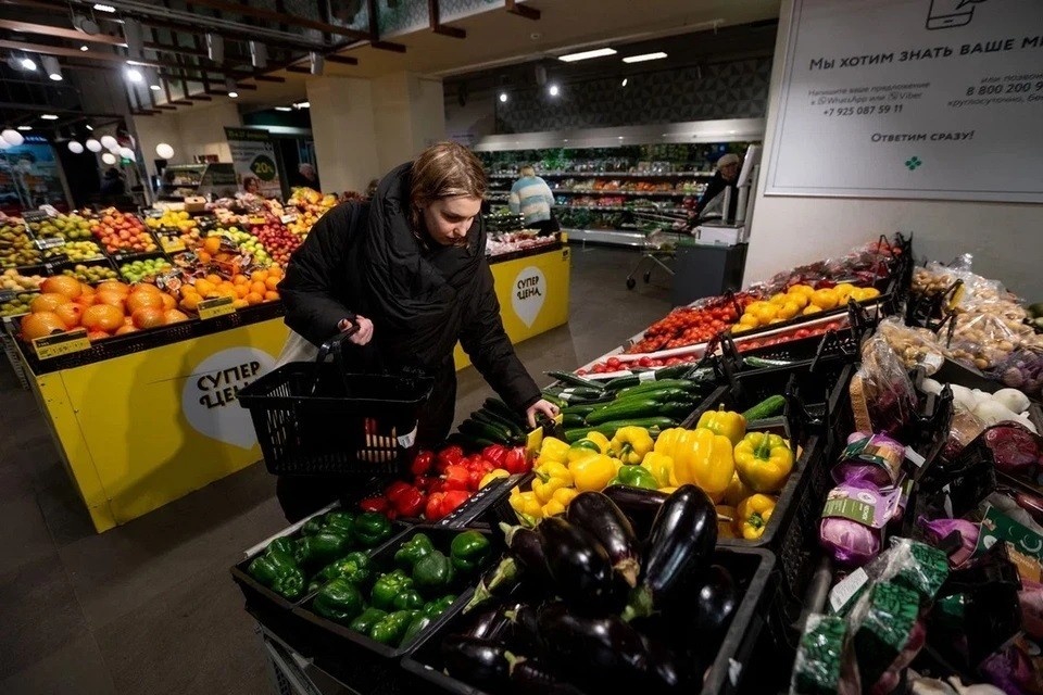    За среднеплодные тепличные просят в среднем 340 рублей. Юлия ПЫХАЛОВА