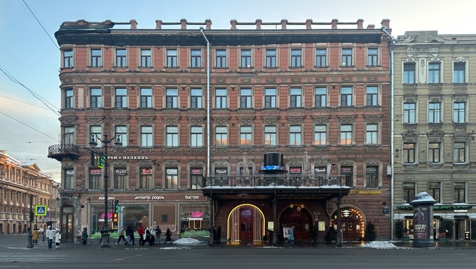    Здание бывшего ресторана "Палкин" Автор фото: КГИОП