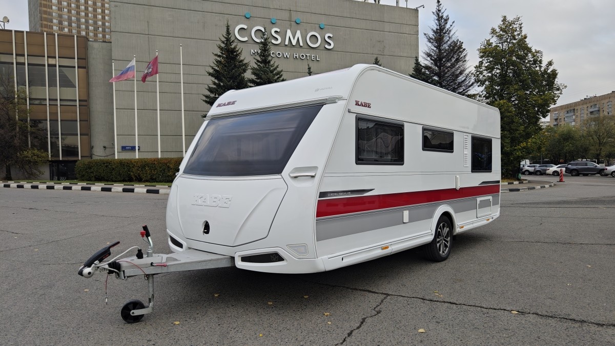 Прицеп Kabe Royal 520 XL KS на площадке Яхт на колесах