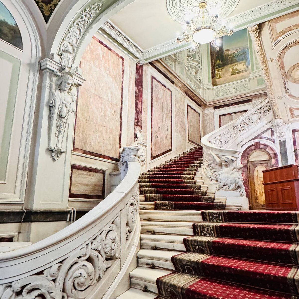 Фото ПетербурGO