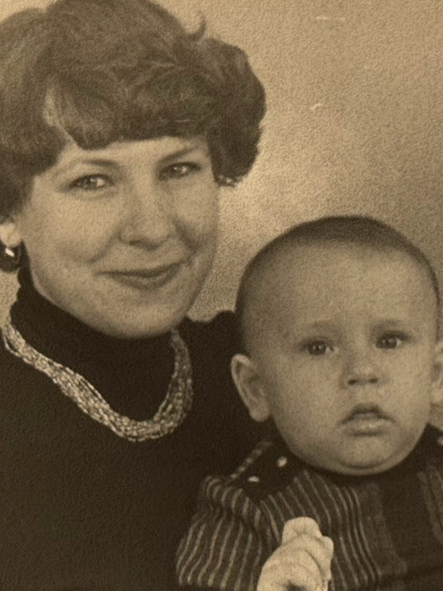    Тимур Батрутдинов в детстве с мамойСоцсети Тимура Батрутдинова