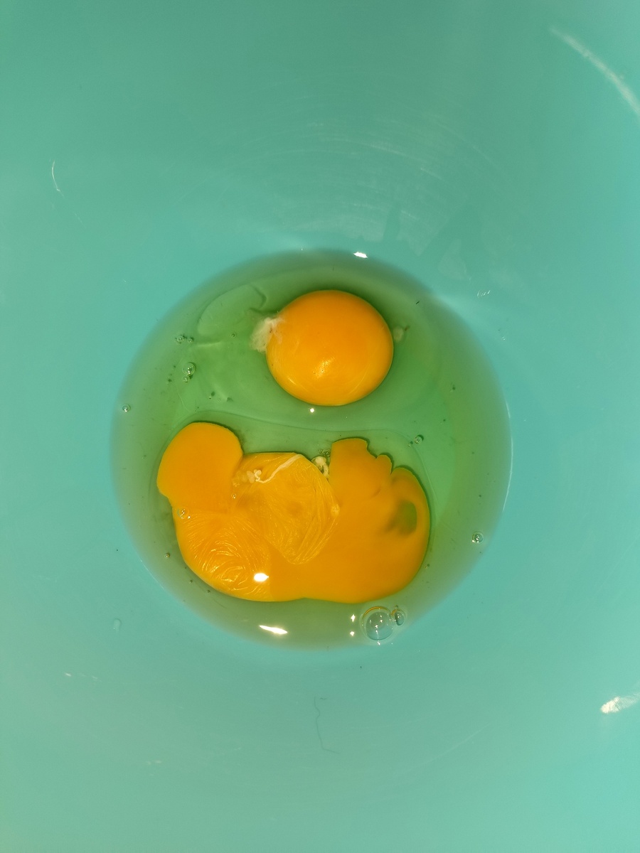 Яйца в чаше. Фото автора 