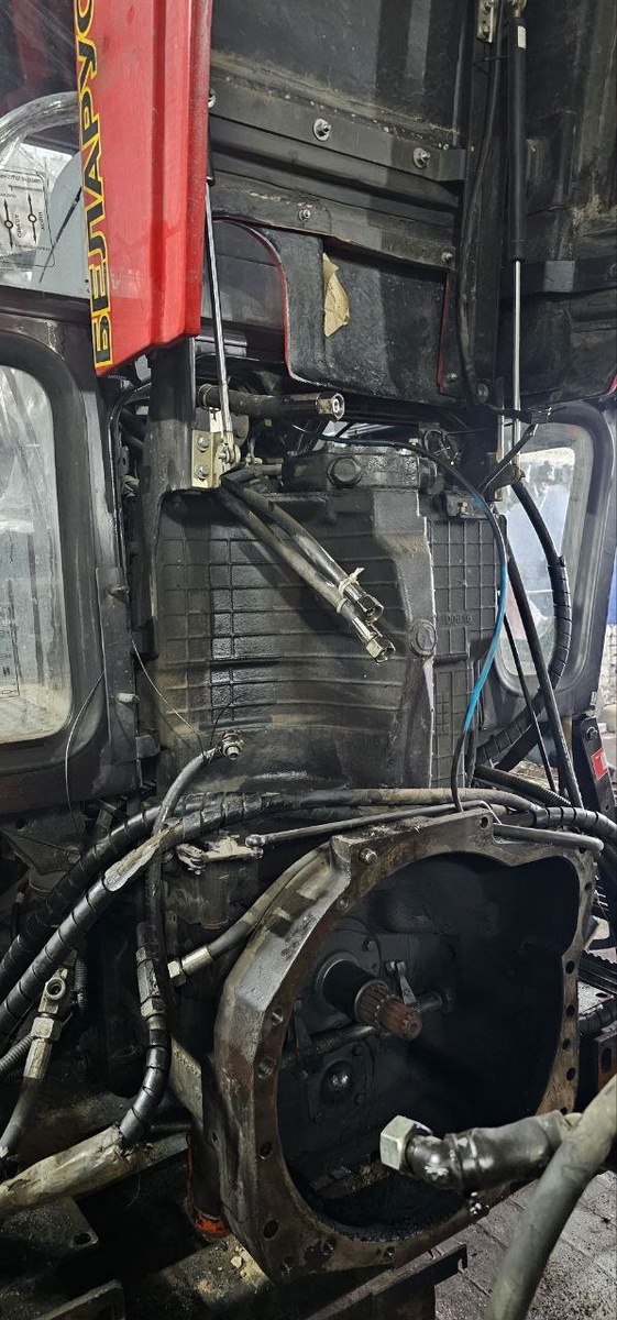 Располовиненный МТЗ-92 — осматриваем состояние маховика и корзины сцепления.