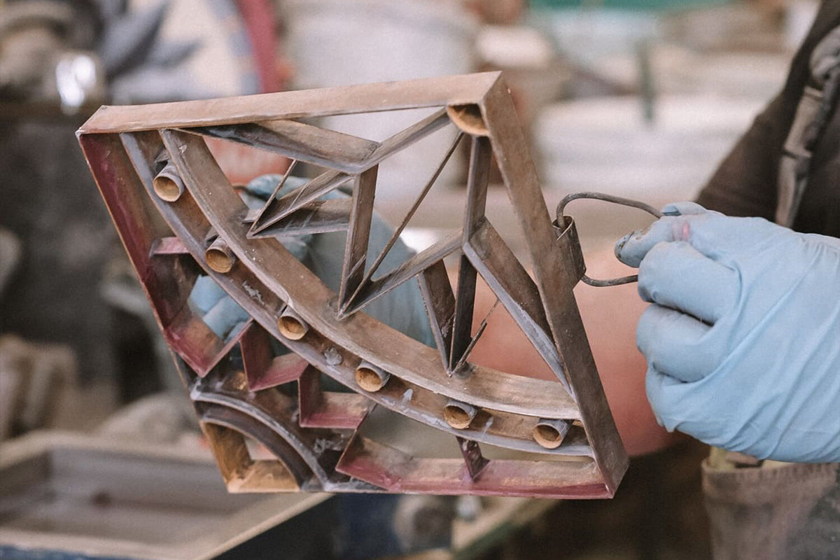 Производство энкаустической плитки. Фото: Luxemix