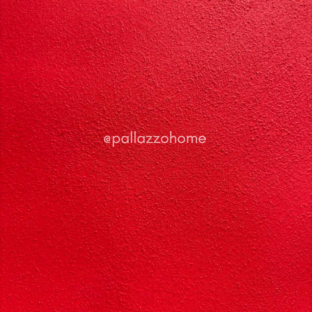 Декоративное покрытие в ярко-красной колеровке — насыщенный акцент для современных и классических интерьеров. Фактурная поверхность придает глубину цвету и делает стену выразительным элементом пространства. Возможен индивидуальный подбор оттенка по RAL и NCS, адаптация под дизайн-проект, создание акцентных зон в гостиной, спальне, коммерческих и общественных интерьерах.