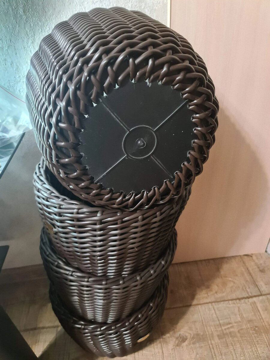 Кашпо получилось не идеальным, но оно моё, родное, полное любви и усилий.