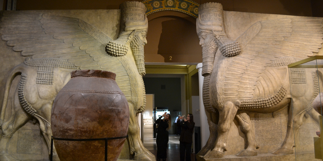 Зачем быку пятая нога? Ожившие библейские легенды. Короткие заметки