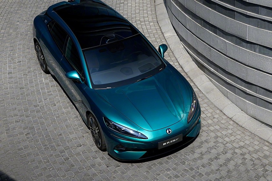    Обновленный Denza Z9 GT