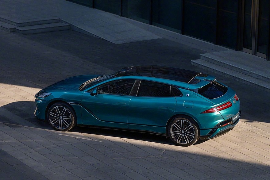    Обновленный Denza Z9 GT