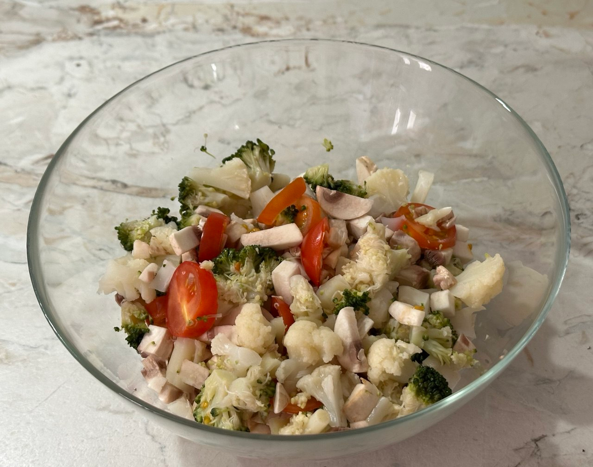 Приготовление запеканки из овощей, грибов и сыра. Фото автора