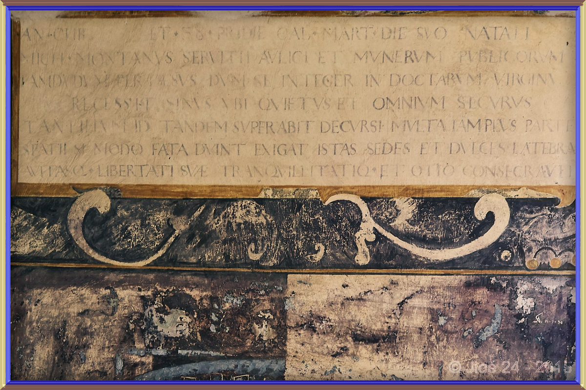 Та самая табличка на стене башни-бибилотеки