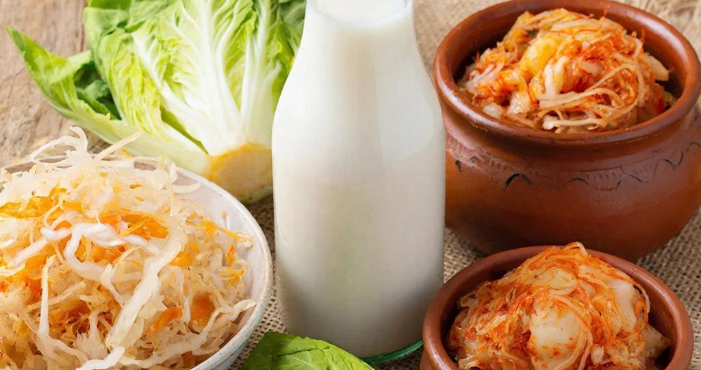 Ферментированные продукты и микробиота: квашеная капуста, кефир, кимчи — польза или миф?