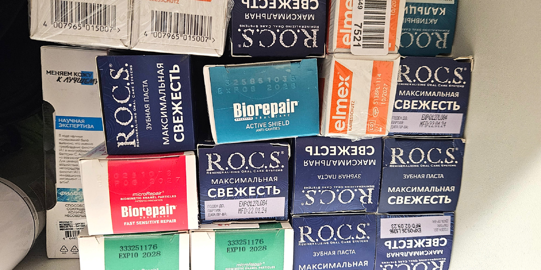 Мой уход за зубами (свои + коронки на имплантах). Чем пользуюсь и сколько это стоит