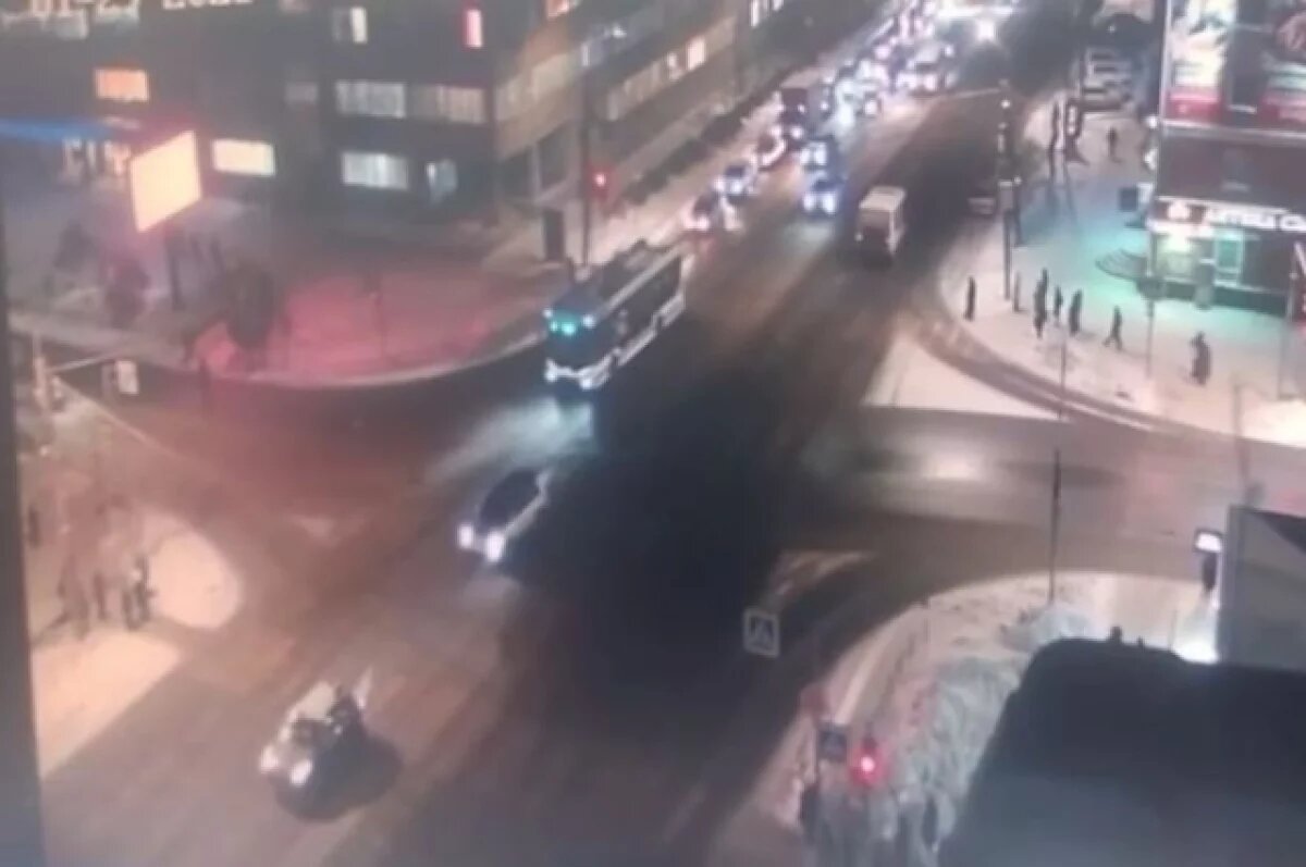    Школьник, сбитый в Омске троллейбусом, остается в больнице