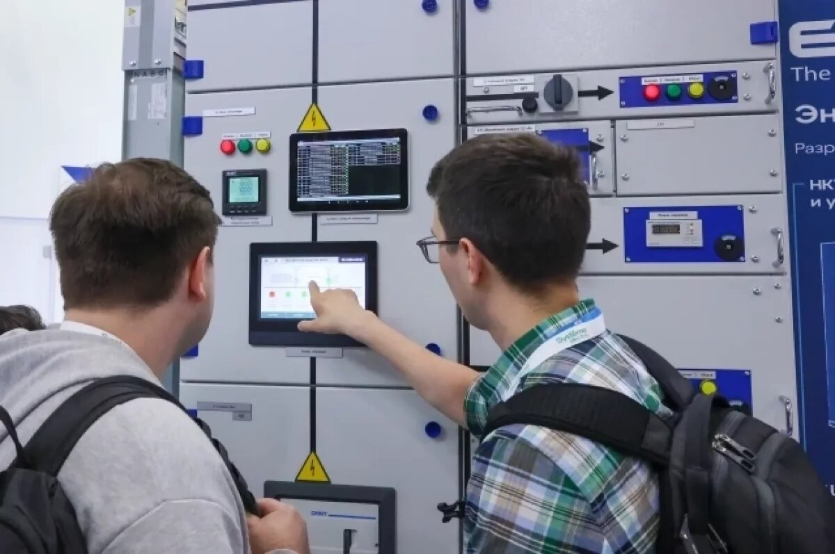    По словам эксперта, в Арктике нужны не просто рабочие, а специалисты, способные справиться с высокотехнологичным оборудованием в условиях низких температур.