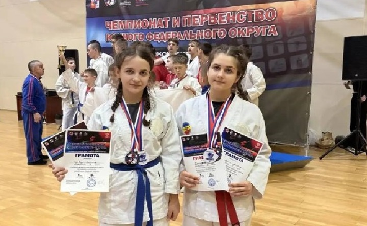 Победительницы турнира. Фото пресс-службы администрации Азовского района