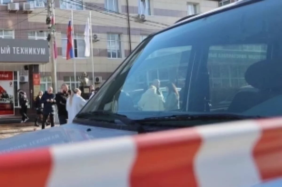    Его звали дядя Коля.