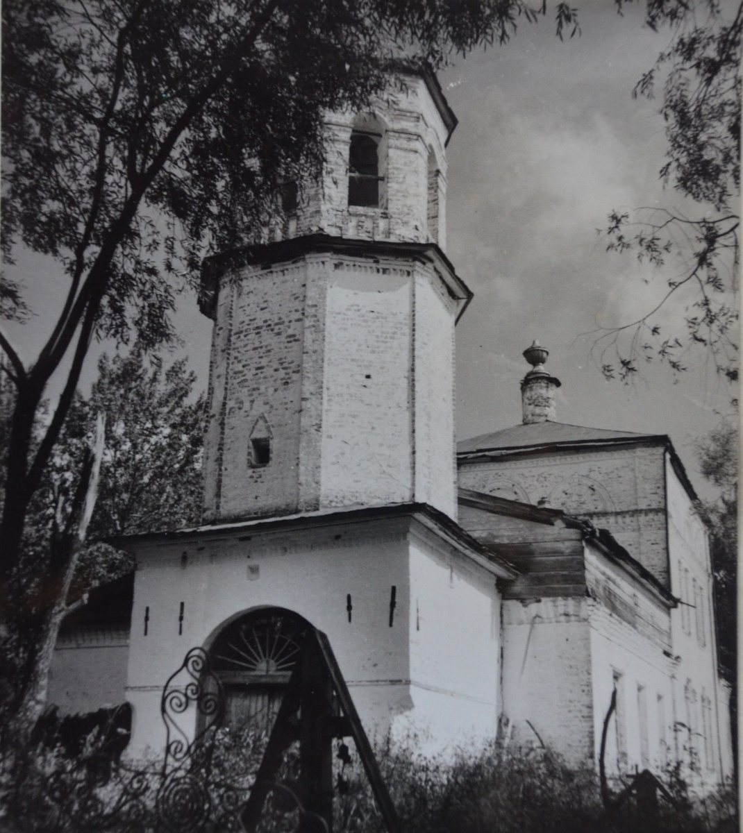 Успенский собор Добрынской пустыни. Фото 1971 г. изархива Н.А. Соловьёва