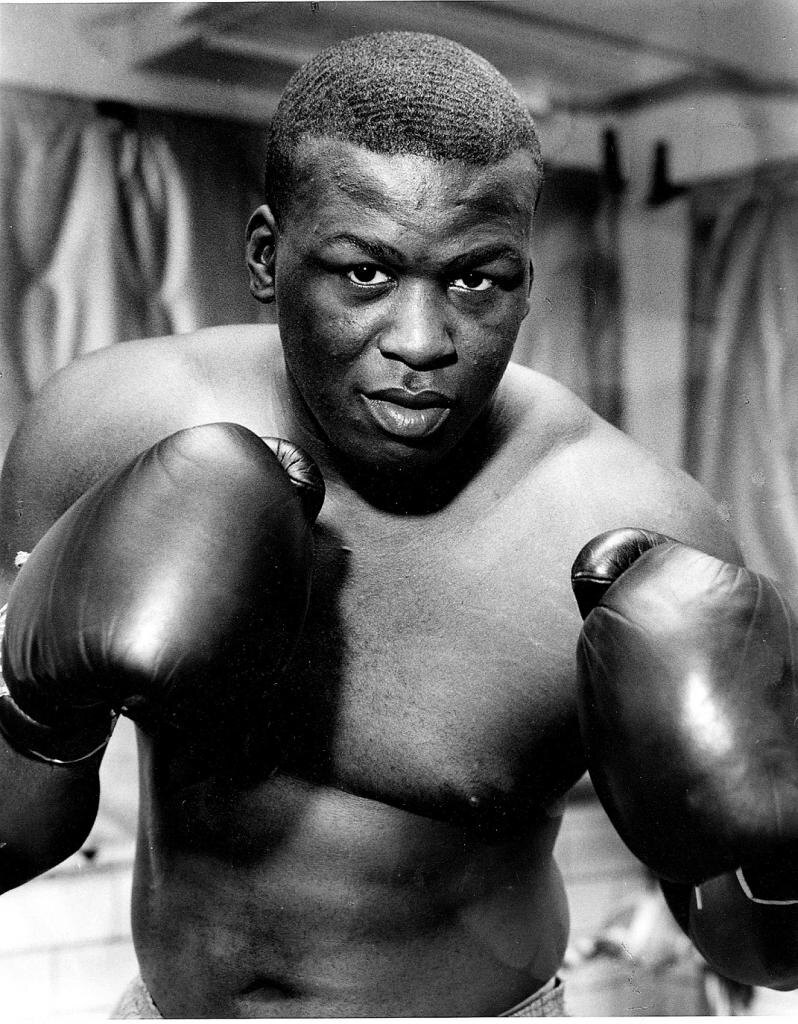 Джеймс Бастер Дуглас / https://fb.ru/misc/i/gallery/94115/2645928.jpg