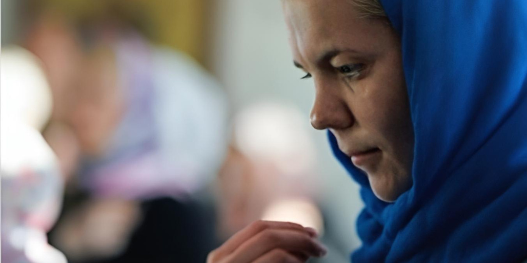 КОГДА НА СЛУЖБЕ НАДО КРЕСТИТЬСЯ?