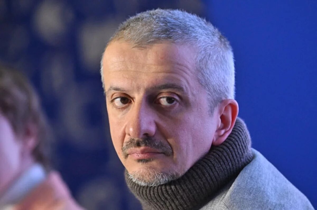    Минкультуры сняло Богомолова с должности и. о. ректора Школы-студии МХАТ