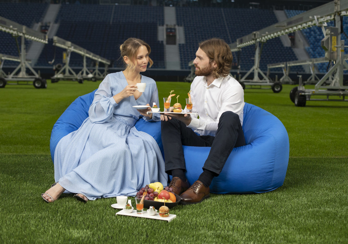 Футбольное поле для варианта предложения руки.