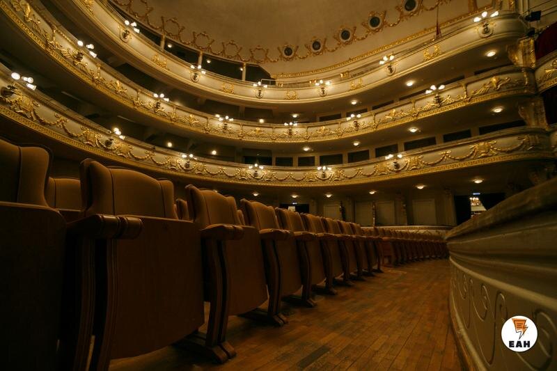    В театрах Европы с триумфом идет премьера оперы Чайковского «Онегин» в постановке Рейфа Файнса