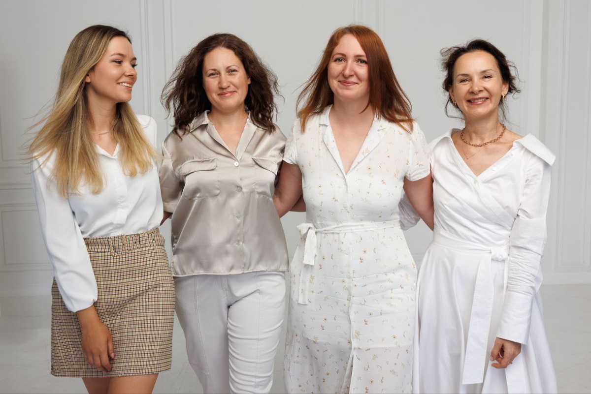 Женская часть команды Loved by You