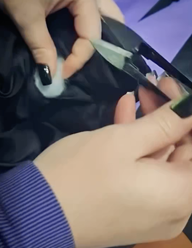 Такой "сюрприз" был в костюме. Скриншот: t.me/tsargradtv_video/2035