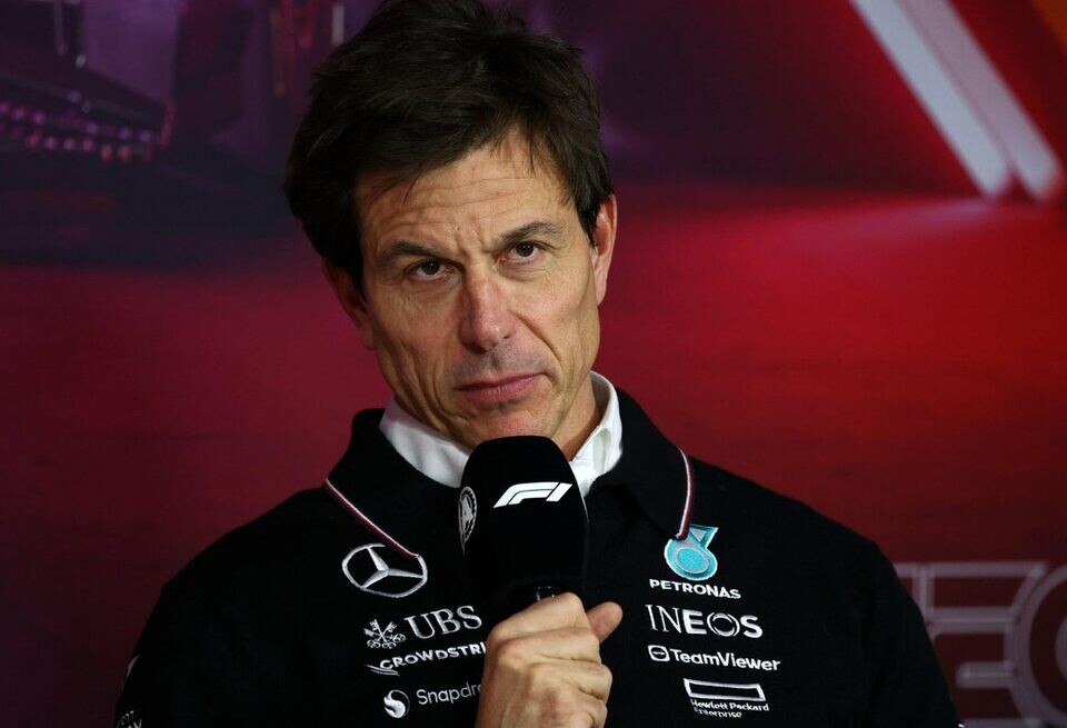    Тото Вольф назвал преимущество Mercedes от уловки с моторомF1