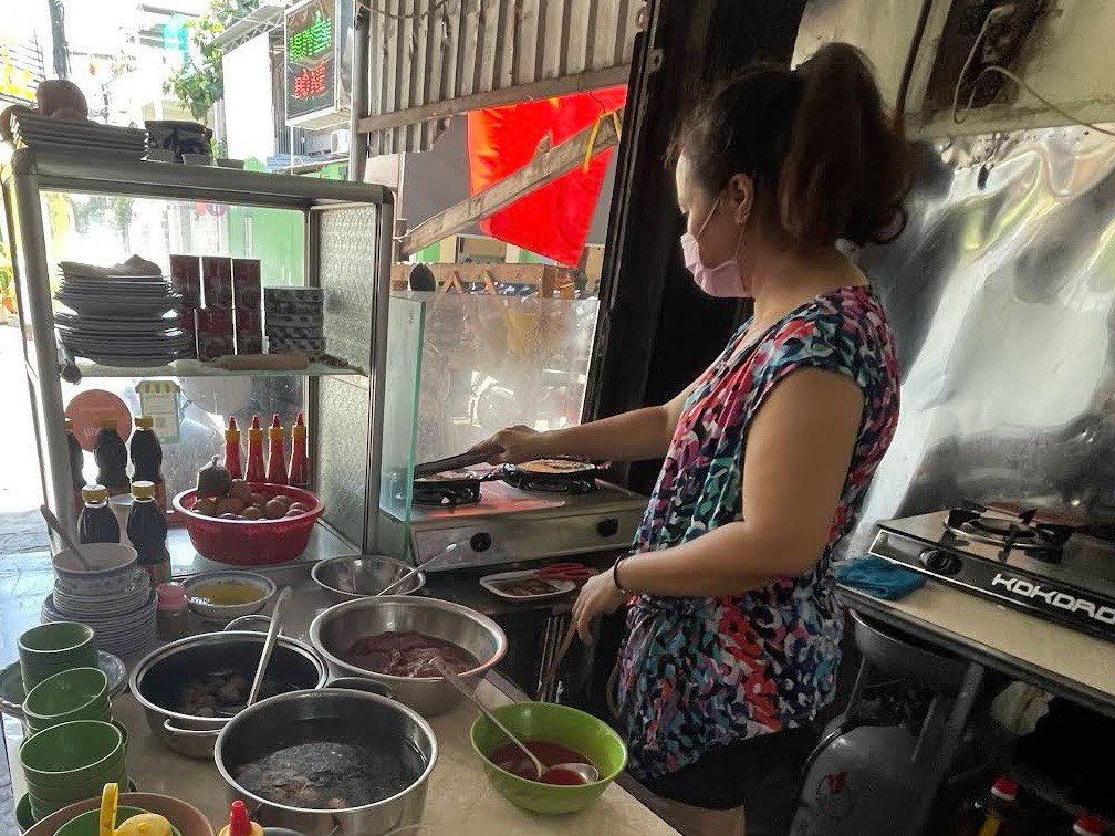 У вьетнамской хозяйки на кухне все аккуратно сложено и лежит на своих местах 