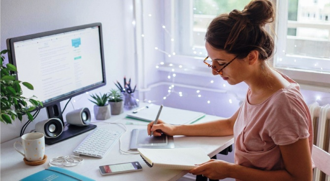 Красота же! Чем ещё учителю заниматься дома?)